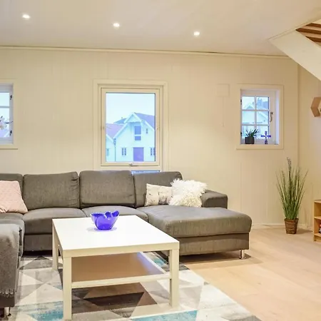 In With House Sea View *