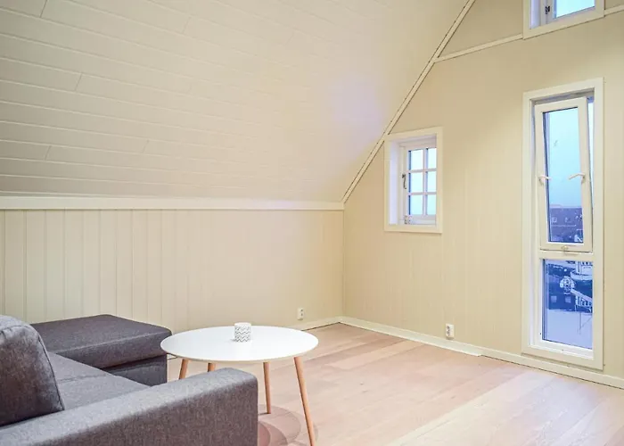 In With House Sea View Sandve